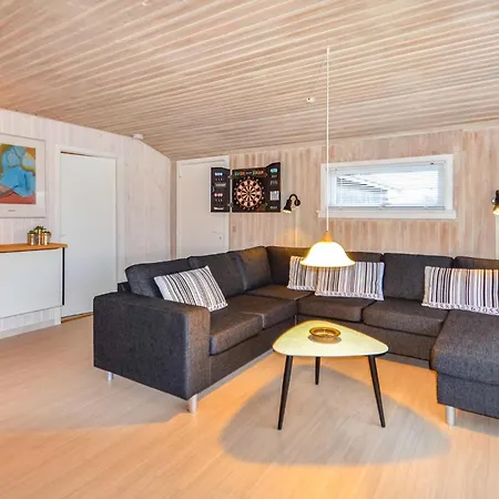 Holiday home Stunning In Thisted With Kitchen